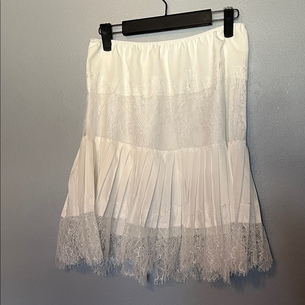 Elegant White Lace Women's Skirt